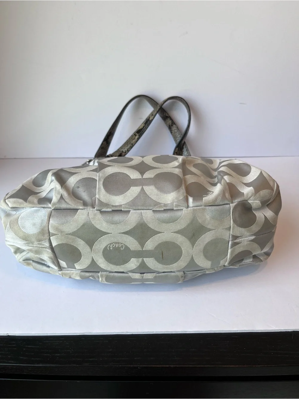 Vintage Coach 17689 Madison Op Art Maggie Shoulder Bag